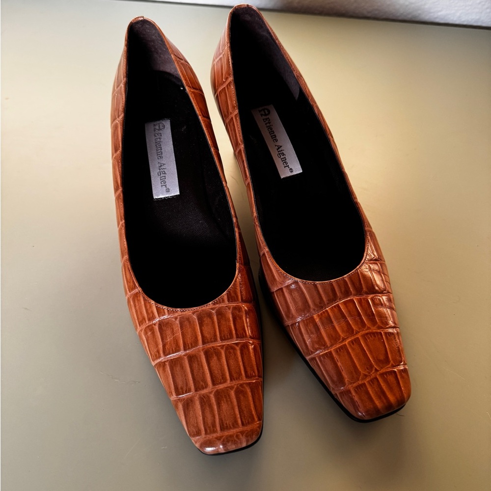 Vintage Brown Crocodile Pattern Women’s Heels